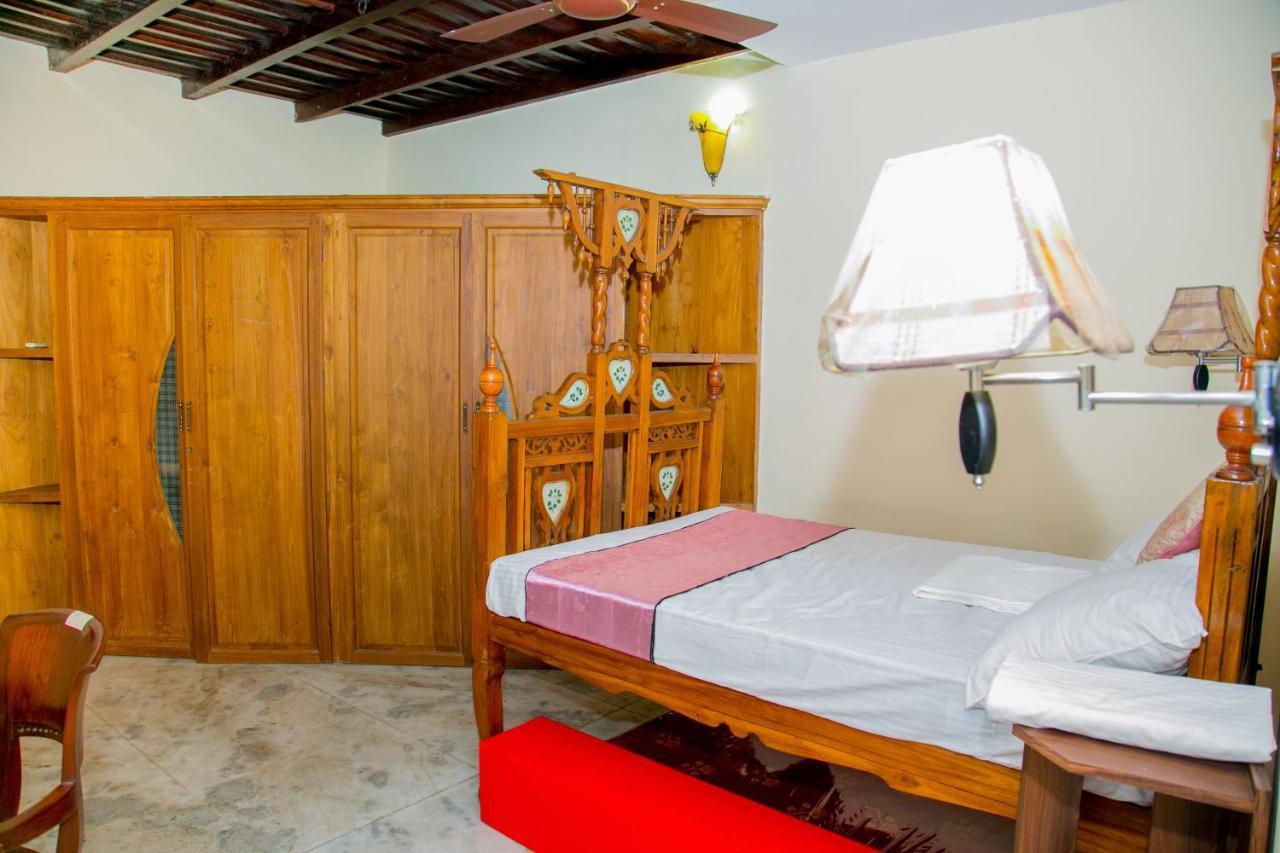 Trium Heritage Villa Chengannur Екстериор снимка