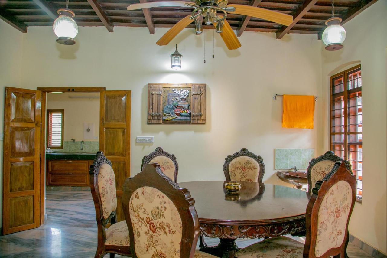 Trium Heritage Villa Chengannur Екстериор снимка
