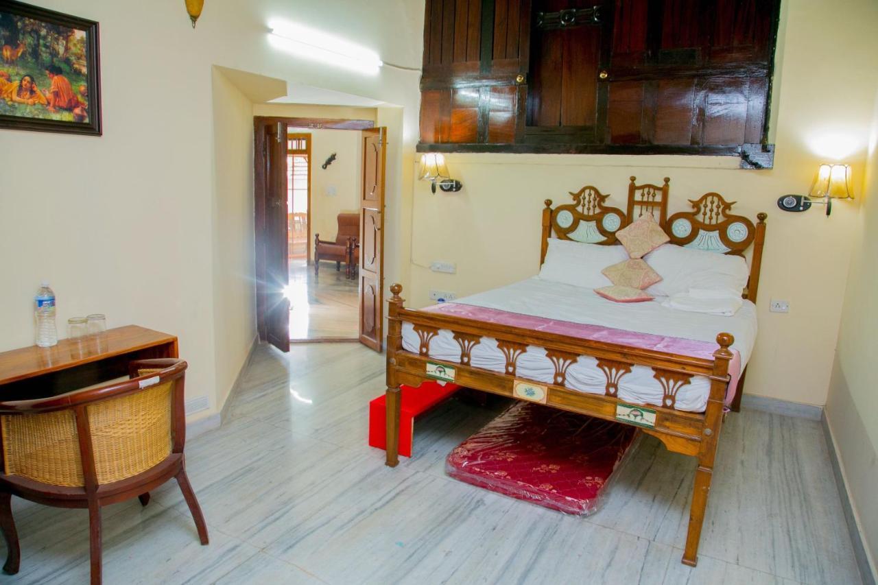 Trium Heritage Villa Chengannur Екстериор снимка