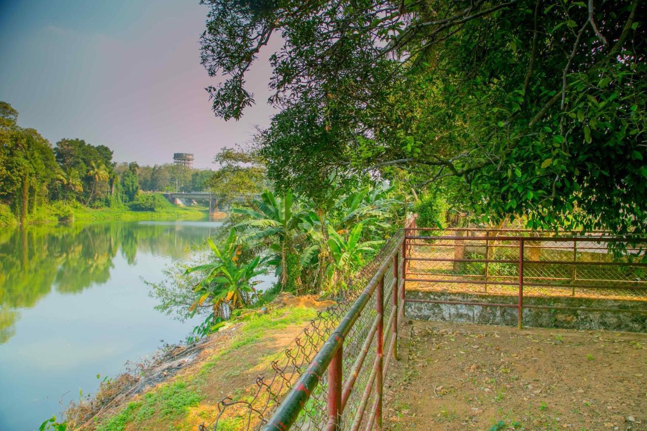 Trium Heritage Villa Chengannur Екстериор снимка